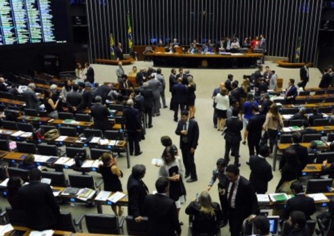  Câmara retoma votação da reforma política