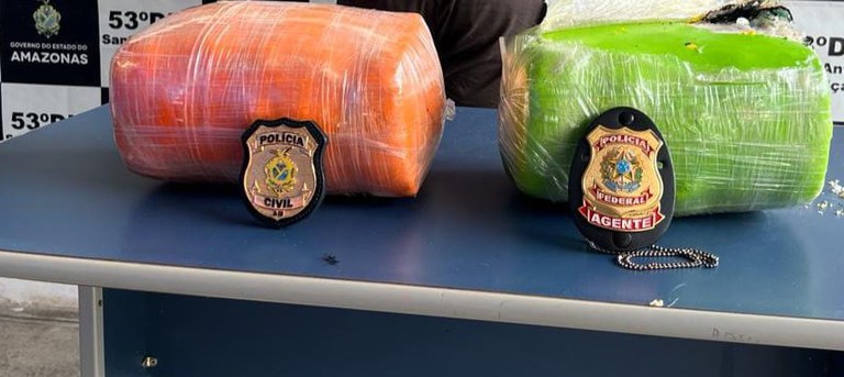 PF prende passageiros com cocaína em barco no Santo Antônio do Içá