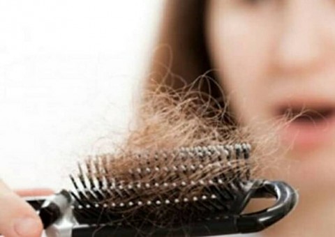 Jovem morre repentinamente com infecção no estômago causada por 'bola de cabelo'