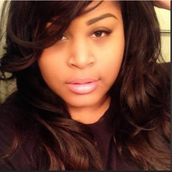 Garçonete descobre traição do namorado com colega do trabalho e faz vingança épica