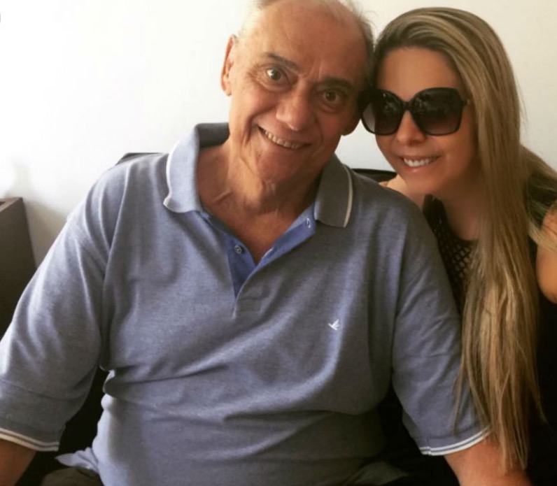 Namorada de Marcelo Rezende pede a Deus após ele ser internado às pressas