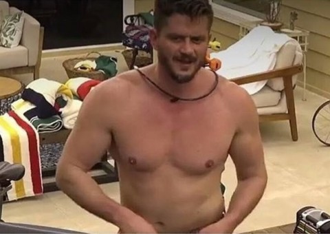 Em ‘A Fazenda 9’, Marcos expõe Emilly ao dar detalhes sobre noite de sexo