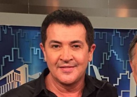 Beto Barbosa revela que Gretchen traiu ex-namorado famoso com ele