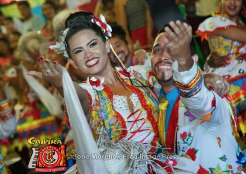 ‘Noite das Quadrilhas Juninas Campeãs’ leva tradição festiva ao Teatro Amazonas 