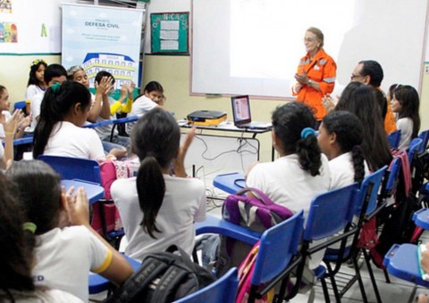 Projeto “Defesa Civil na Escola” inicia atividades na zona leste de Manaus