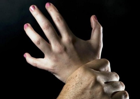 Pai diz que estuprava filha para compensar pensão alimentícia