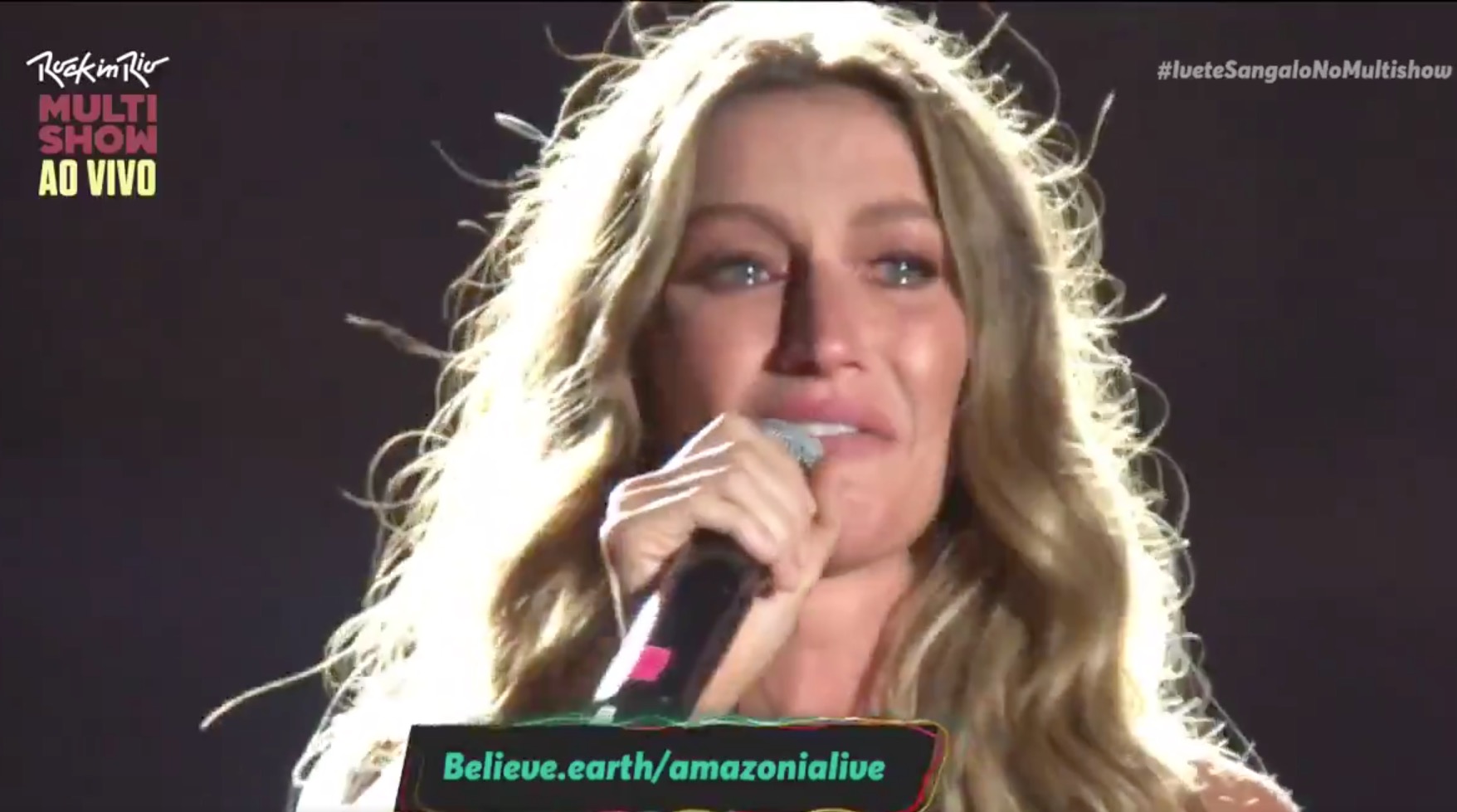 Gisele Bündchen cai no choro na abertura do Rock in Rio e canta 'Imagine' com Ivete
