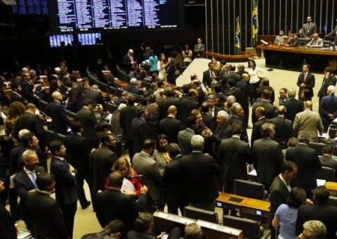 Temer terá que pagar fatura para barrar segunda denúncia na Câmara