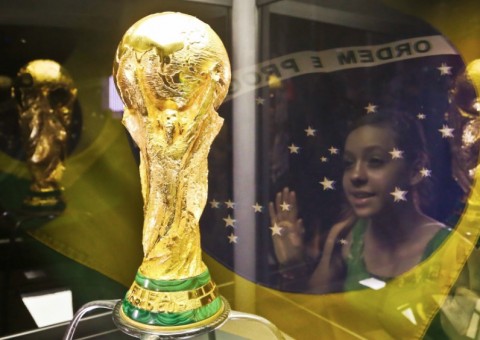 Fifa exclui Brasil e pela 1º vez Taça da Copa do Mundo não vai passar por aqui