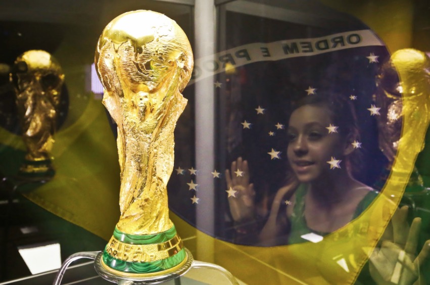 Fifa exclui Brasil e pela 1º vez Taça da Copa do Mundo não vai passar por aqui