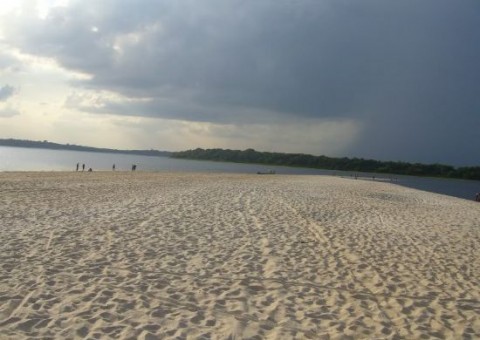 Conexão Verão vai agitar a praia de Itaracuera em Parintins