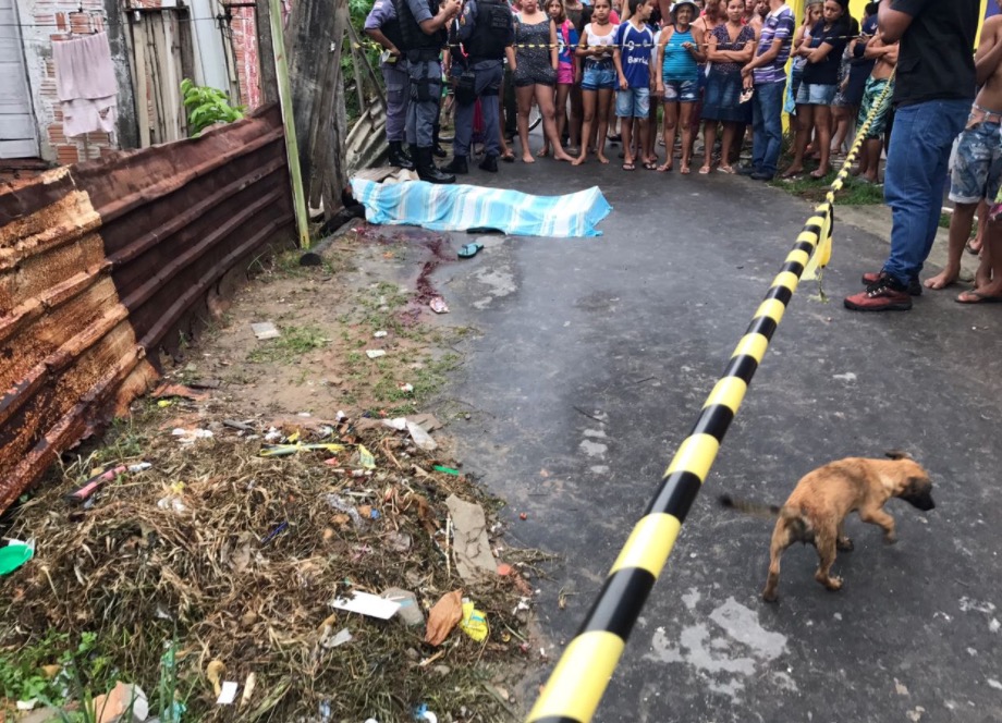Após perseguição, homem é mortos com várias facadas em Manaus