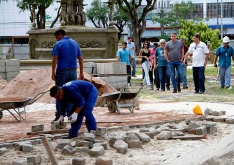 Praça da Matriz recebe últimos ajustes antes da reinauguração 
