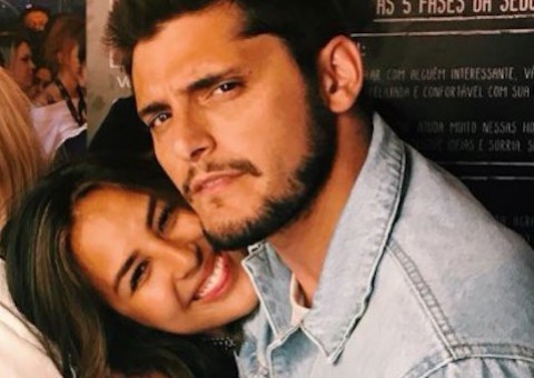 Bruno Gissoni e Yanna Lavigne chegam juntos ao Rock in Rio e anunciam que estão solteiros