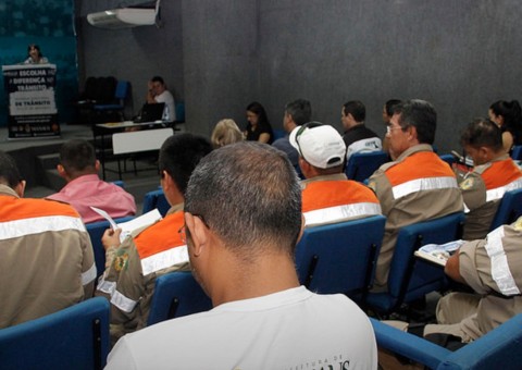 Em Manaus, Semana Nacional de Trânsito debate mudança de atitudes de condutores e pedestres