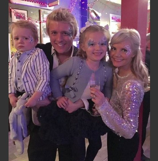 Mãe carrega bebê morto por vários dias no ventre para não estragar férias da família