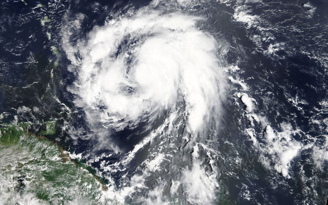 Após Maria na categoria 5, premiê de Dominica diz: 'Contaremos mortos ao amanhecer'