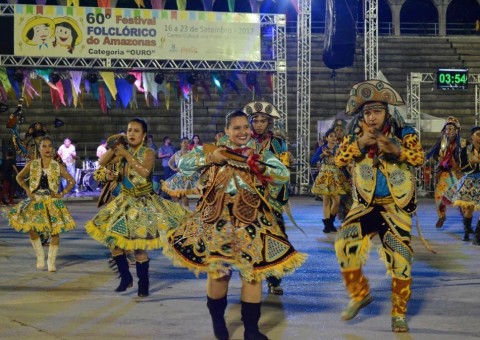 Bois-bumbás da Categoria Ouro se apresentam até sábado no Festival Folclórico do Amazonas