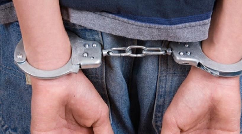 Ladrão se desespera e chama polícia durante assalto 