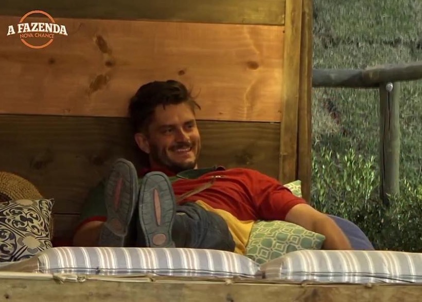 A Fazenda 9: Marcos Harter não para de falar em BBB e dá trabalho aos editores 