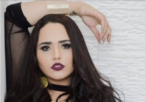 Perlla solta o verbo e rebate críticas por voltar ao funk: “recalcadas e crenteiros”