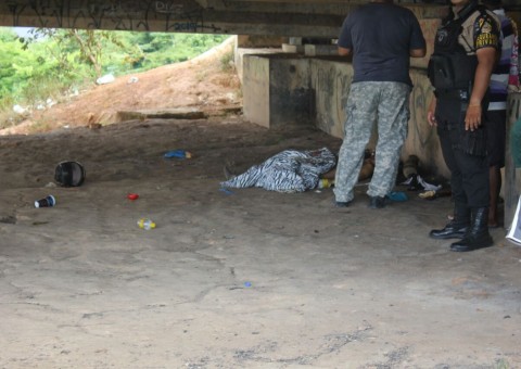 Com crânio esmagado, homem é encontrado morto em Manaus