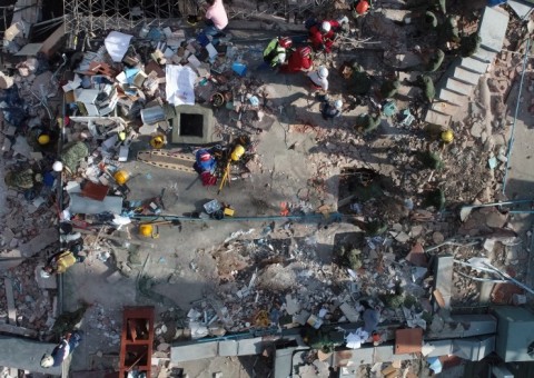 México procura sem descanso sobreviventes após terremoto devastador