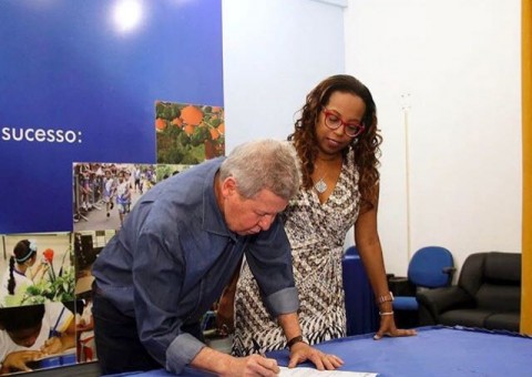 Benefício a servidores da Educação em Manaus será pago nesta quinta-feira (21)