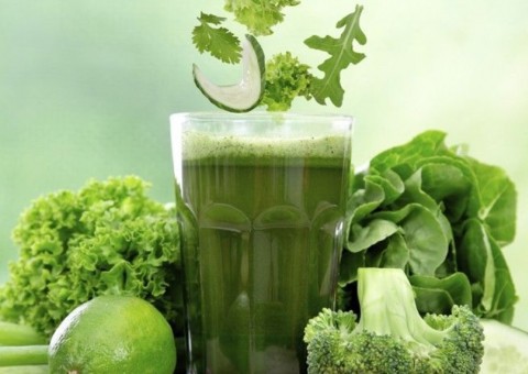 Sucos de folhas verde-escuras melhoram digestão, circulação e imunidade 
