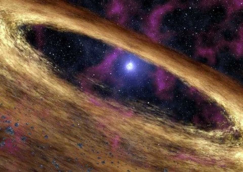 Telescópio recebe imagem de estrela parecida com olho em chamas. Veja