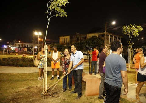 Jardim Oriente ganha árvores e mudas ornamentais em Manaus 