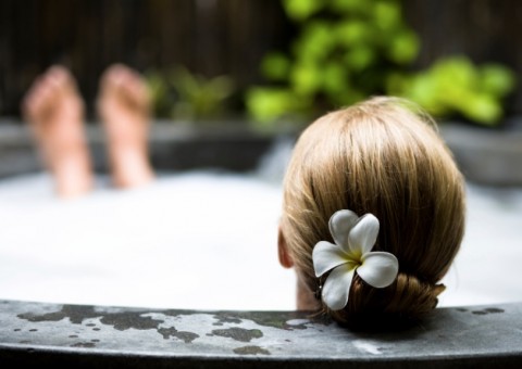 Banhos de assento é indicado para tratar cistites, herpes e ardência vaginal 