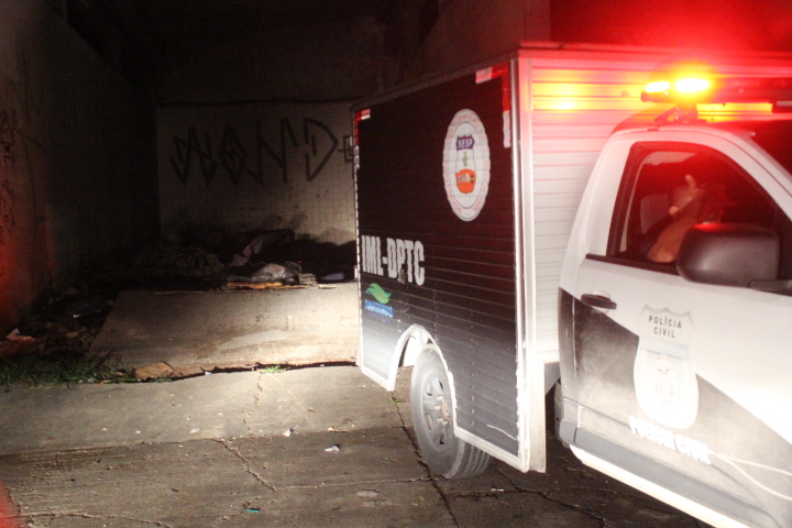 Morador de rua é morto após ser atingido com tiro no rosto em Manaus