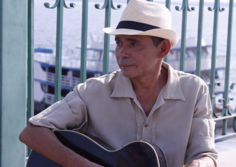 Serginho Queiroz comemora 25 anos de carreira com show no Teatro Amazonas