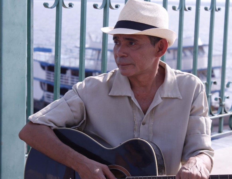 Serginho Queiroz comemora 25 anos de carreira com show no Teatro Amazonas