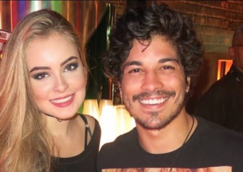 Douglas Sampaio assume namoro com novinha a cara da ex, Rayanne Morais