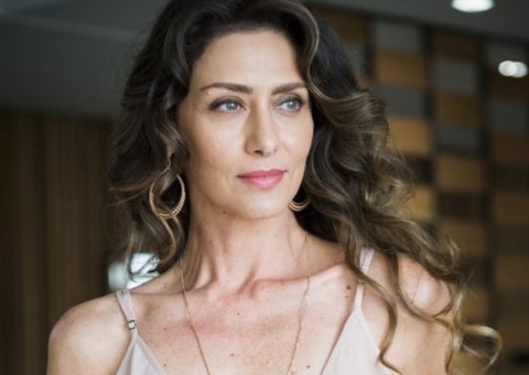 Maria Fernanda Cândido mostra momento raro com marido e filhos