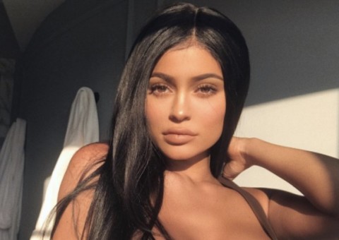Caçula das Kardashian, Kylie Jenner está grávida, diz site