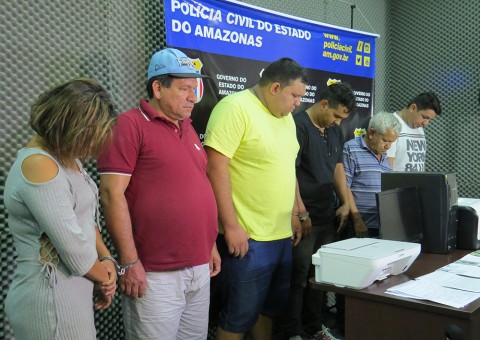Grupo é preso suspeito de usar documentos falsos para comprar e revender carros em Manaus 