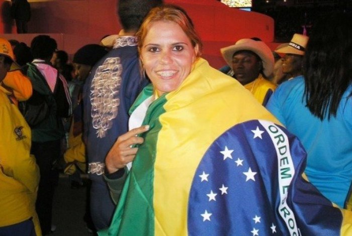 Tricampeã brasileira de atletismo morre em acidente de carro