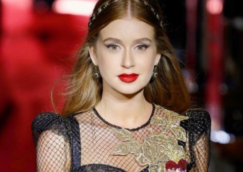 Vídeo: Em Milão, Marina Ruy Barbosa desfila arrasadora pela Dolce & Gabbana