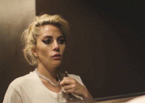  Documentário revela sofrimento com doença e intimidade de Lady Gaga