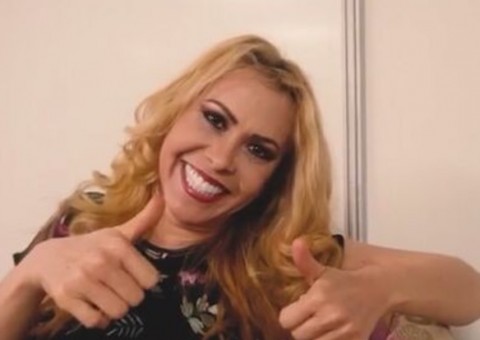 Joelma aparece morena em vídeo de 1º apresentação na TV