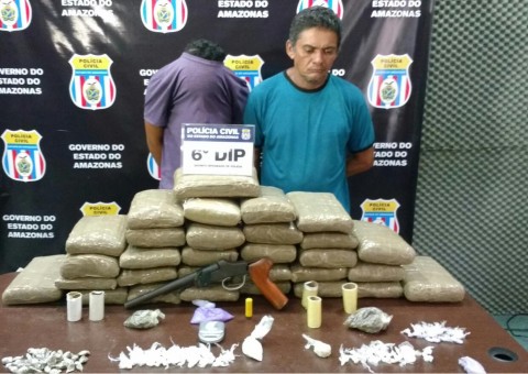Homem é preso e adolescente é apreendido com mais de 35kg de drogas em Manaus