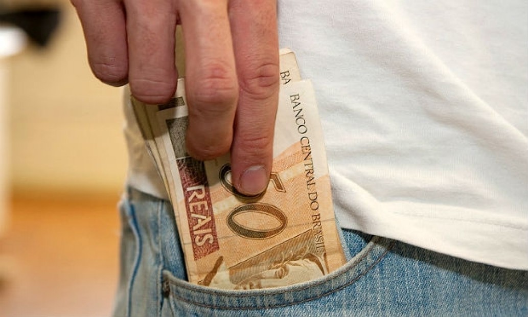 Super-ricos são menos tributados que os 10% mais pobres da população brasileira