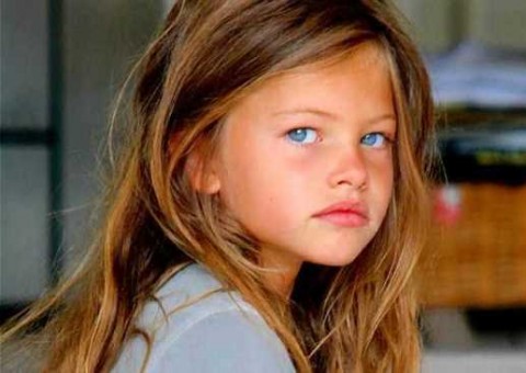 'Menina mais bonita do mundo' cresceu e desfila na Semana da Moda em Milão