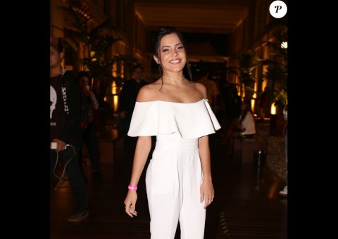 Ex-BBB Emilly barra Whinderson e vence prêmio como personalidade da internet