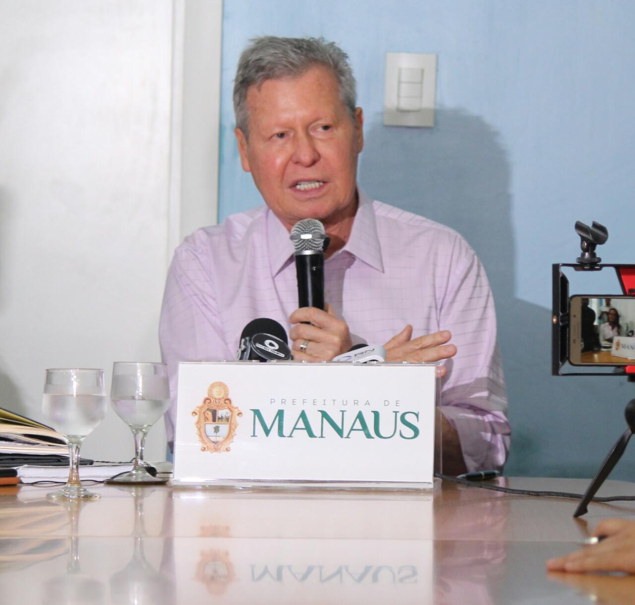 Arthur esclarece uso de Fundeb em Manaus e denuncia boicote ao sistema municipal de educação