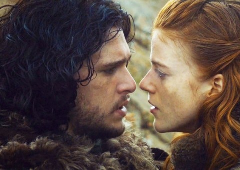 Atores de Game of Thrones ficam noivos 