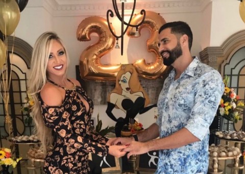 Latino fica noivo de personal trainer de 23 anos e se prepara para 4º casamento